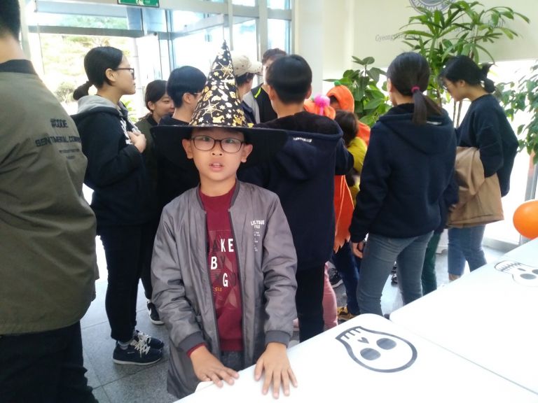 경남 외국인 학교 할로운 축제 참가